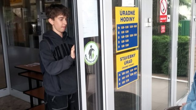 Žiaci ZŠ Užhorodská navštívili miestny úrad v mestskej časti Košice-Juh