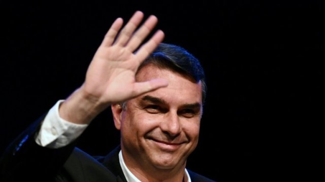 Flavio Bolsonaro po odchode z Brazílie zamieril cez Argentínu do Ekvádoru: