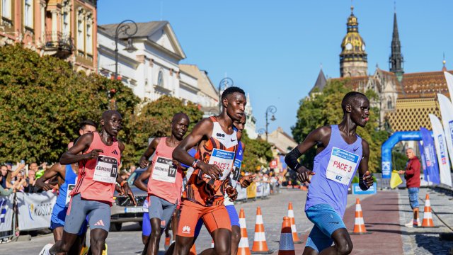 Košice hostili už 103. ročník Medzinárodného maratónu mieru, ktorý prilákal tisíce bežcov z viacerých krajín.