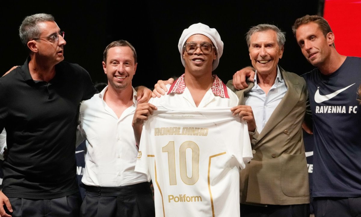 Ronaldinho Returns to Professional Football with Ravenna FC