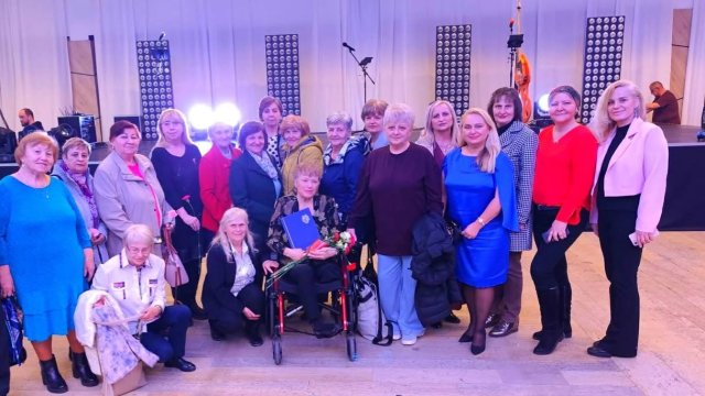 Jarmila Repčíková Dvončová, predsedníčka košického klubu Združenia žien Slovenska, získala ďakovný list za dlhoročnú prácu a podporu žien v regióne.