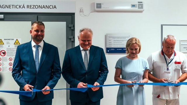 Detská fakultná nemocnica Košice otvorila nové pracovisko magnetickej rezonancie určené špeciálne pre detských pacientov.