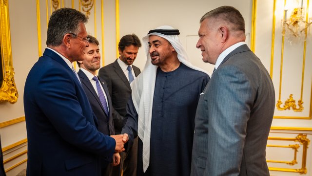 Premiér Robert Fico rokoval v Bratislave s prezidentom SAE šejkom Muhammadom bin Zájidom o spolupráci na infraštruktúre na Dunaji a projektoch v obrannom priemysle.