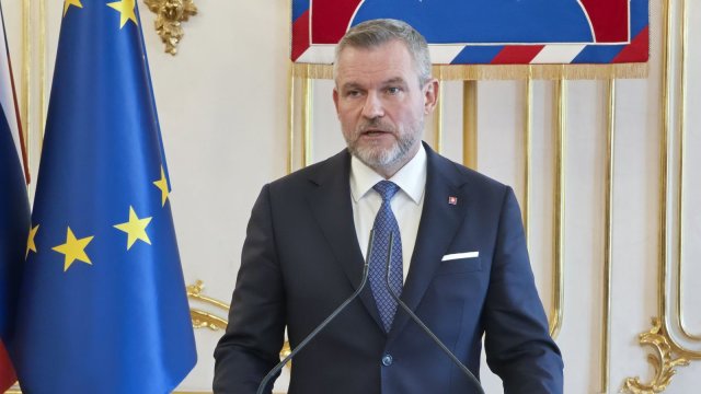 Prezident Peter Pellegrini avizuje jednotný meter pri nomináciách: návrh na opätovné vymenovanie Petra Kažimíra za guvernéra NBS
