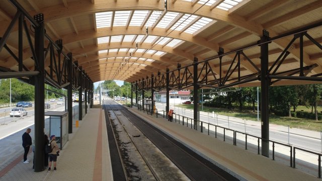 Modernizácia električkovej trate na košickom sídlisku Nad jazerom je vo finále: dokončujú sa koľajové úpravy
